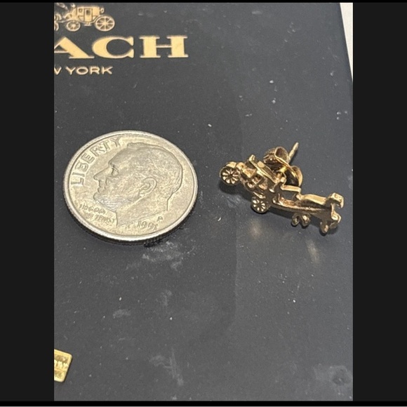 Vintage Coach Gold Carriage and Horse Earrings - Picture 4 of 4